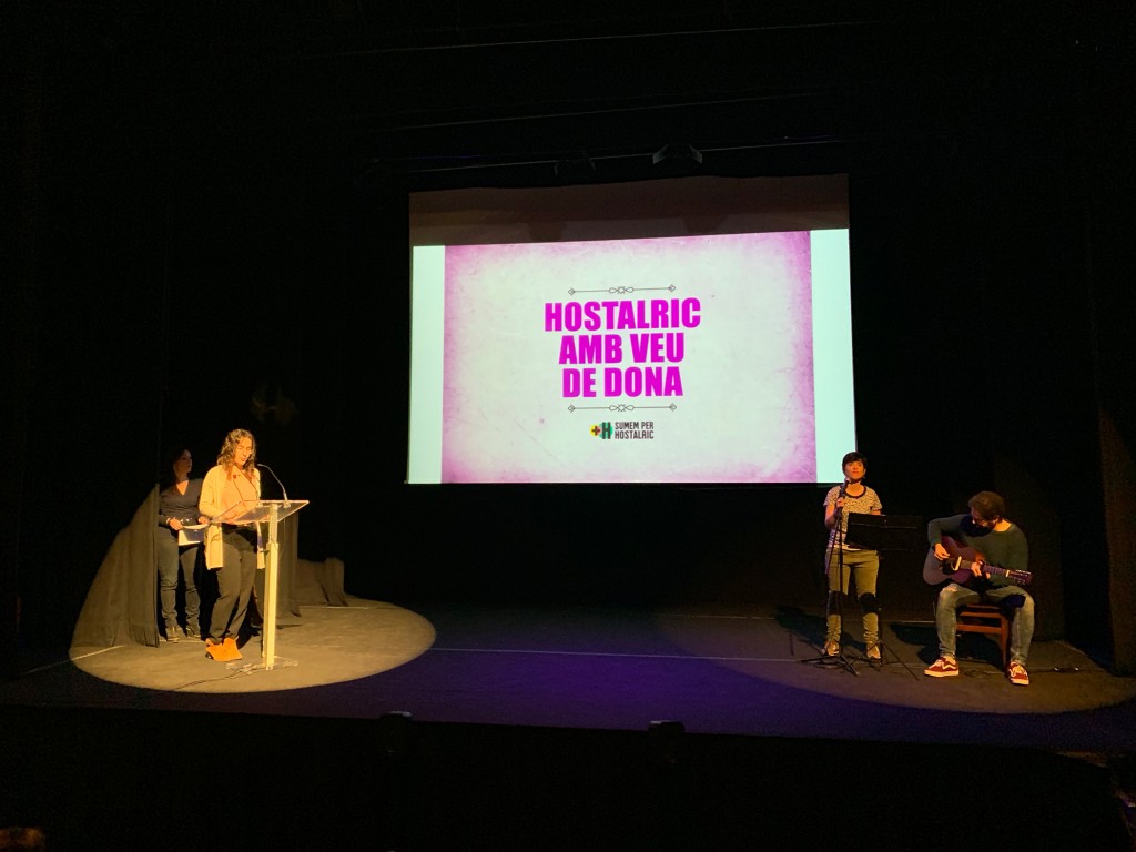 Sumem amb veu de dona